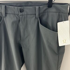 LULULEMON Men’s NWT mission pants size 36 waist 34 length.